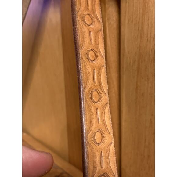 Handtooled Leather Box Purse Tan with Twist Gold Buckle Vintage - Picture 8 of 9